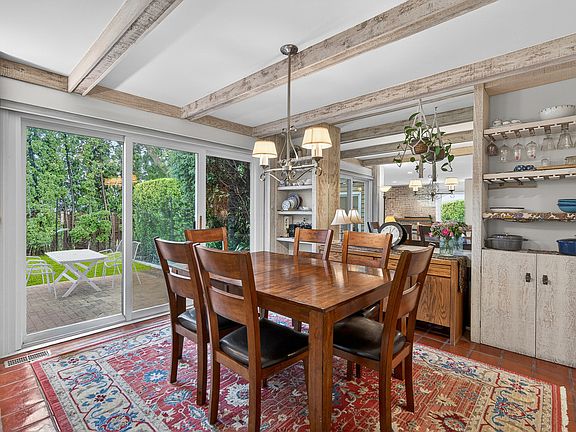 5th image of 131 Camden Ct