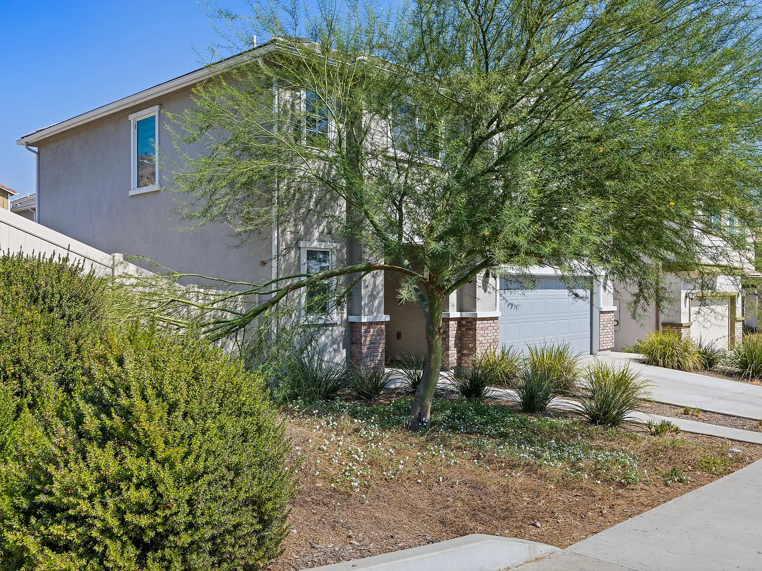 3 bed, 2100 sqft, $4,400 — Photo 4