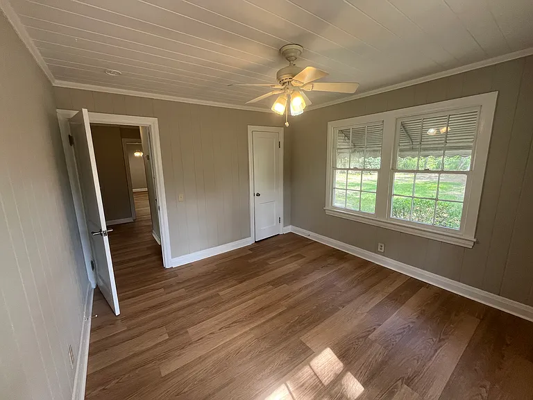 333 E Main St — Photo 39