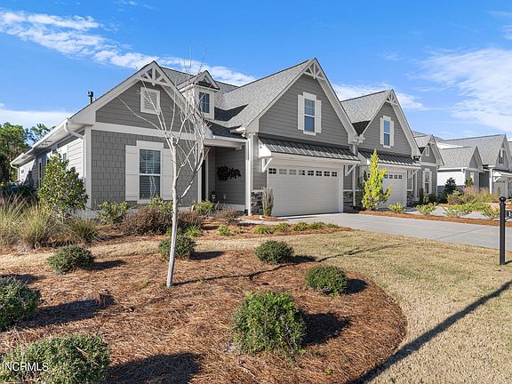 2nd image of 1424 Harpers Way