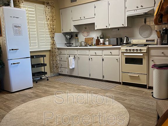 4th image of 6815 E 2nd St APT 8