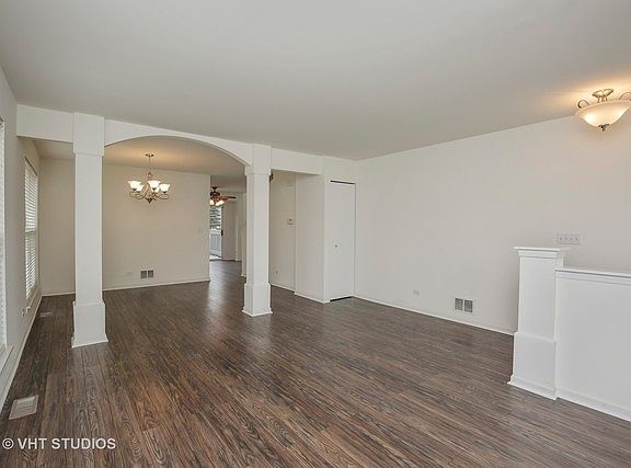 3rd image of 10608 Great Plaines Dr