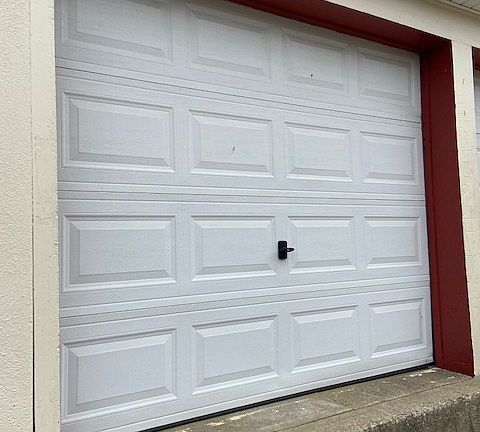 3rd image of 819 Mill St #Left Garage 1