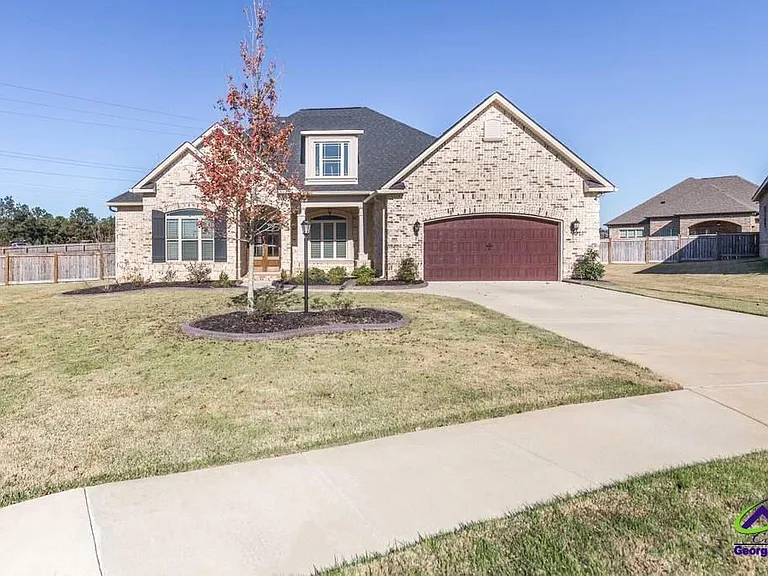 902 Abingdon Cv — Photo 1