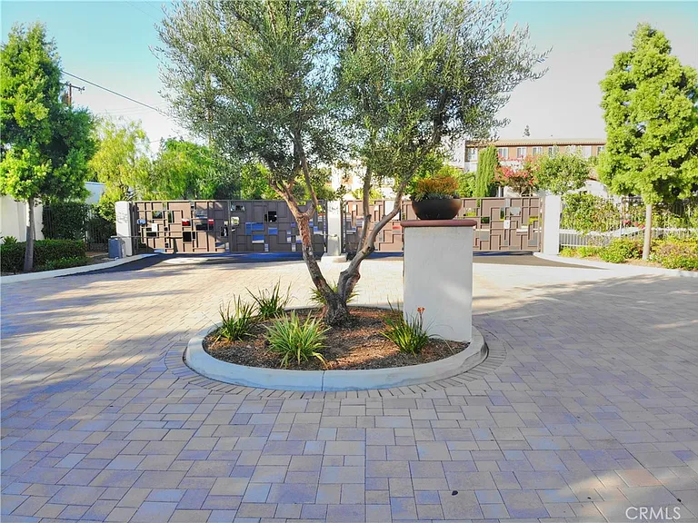 9210 Joshua Way — Photo 32