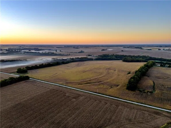 Klondike Ave, Miami, MO 65344