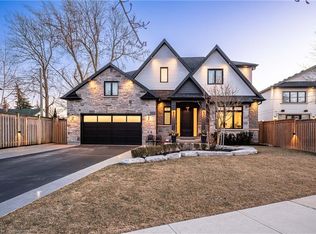 1516 Pembroke Dr, Oakville, ON L6H1V9