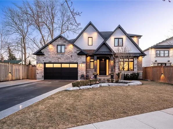 1516 Pembroke Dr, Oakville, ON L6H 1V9