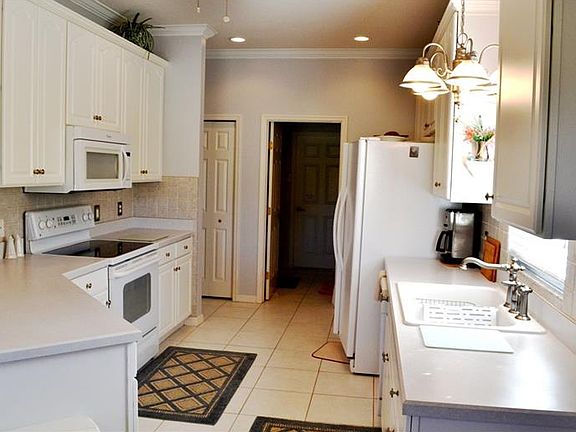 3rd image of 4068 Dunmore Dr