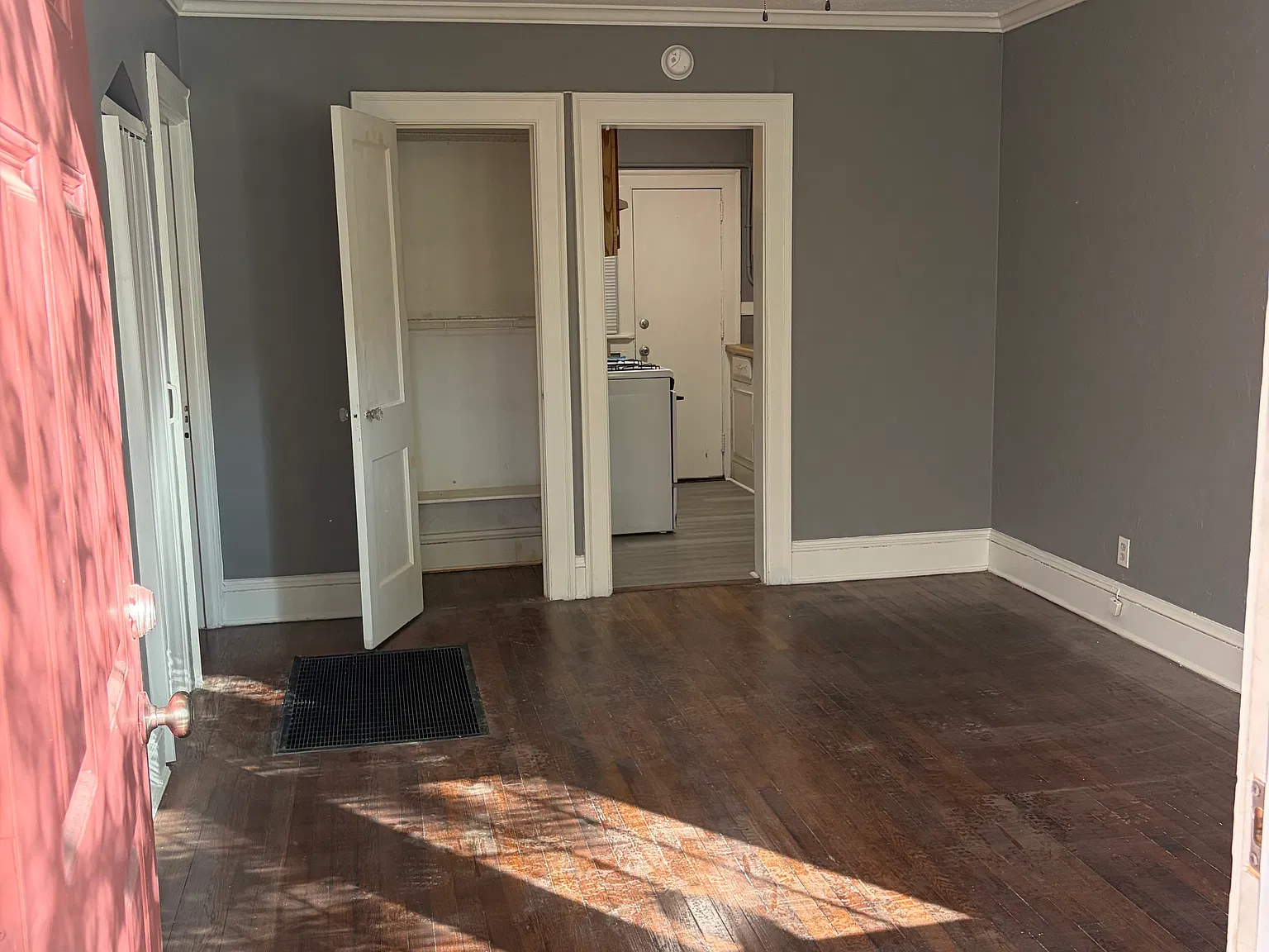 1 bed, 500 sqft, $1,000 — Photo 1
