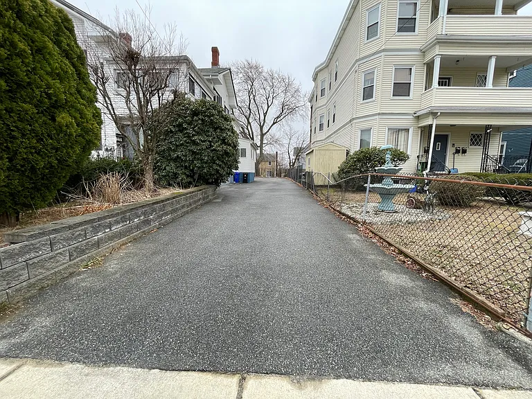 131 Webster St #1 — Photo 20