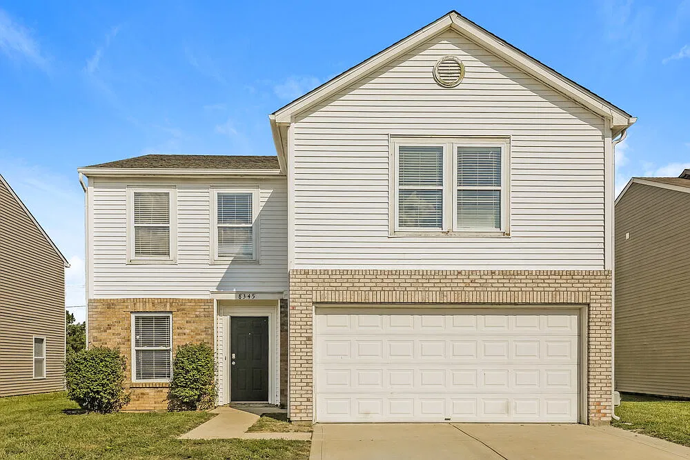 3 bed, 2.5 bath, 2156 sqft, $1,940 — Photo 1