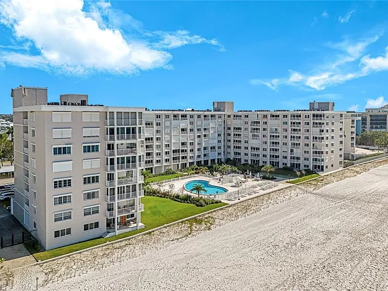 3443 Gulf Shore Blvd N #803 — Photo 25