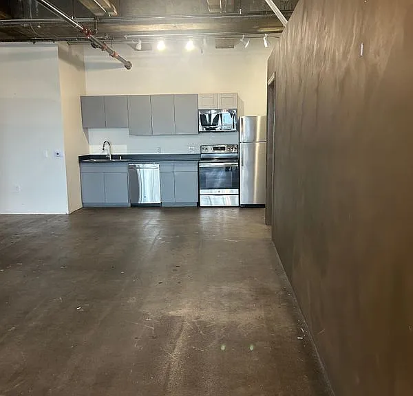 2404 Wilshire Blvd #11D — Photo 14