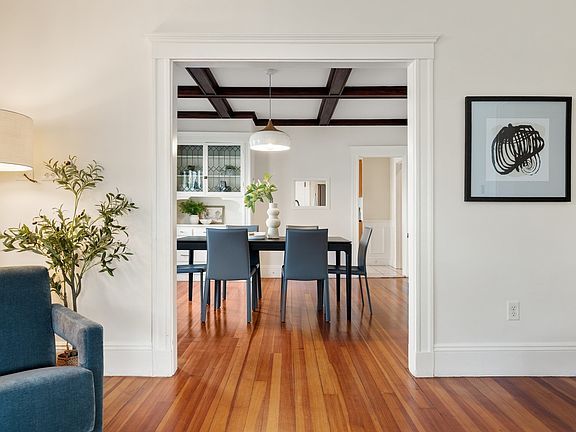 5th image of 95 Hewlett St #1