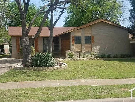 427 Southport Dr — Photo 4