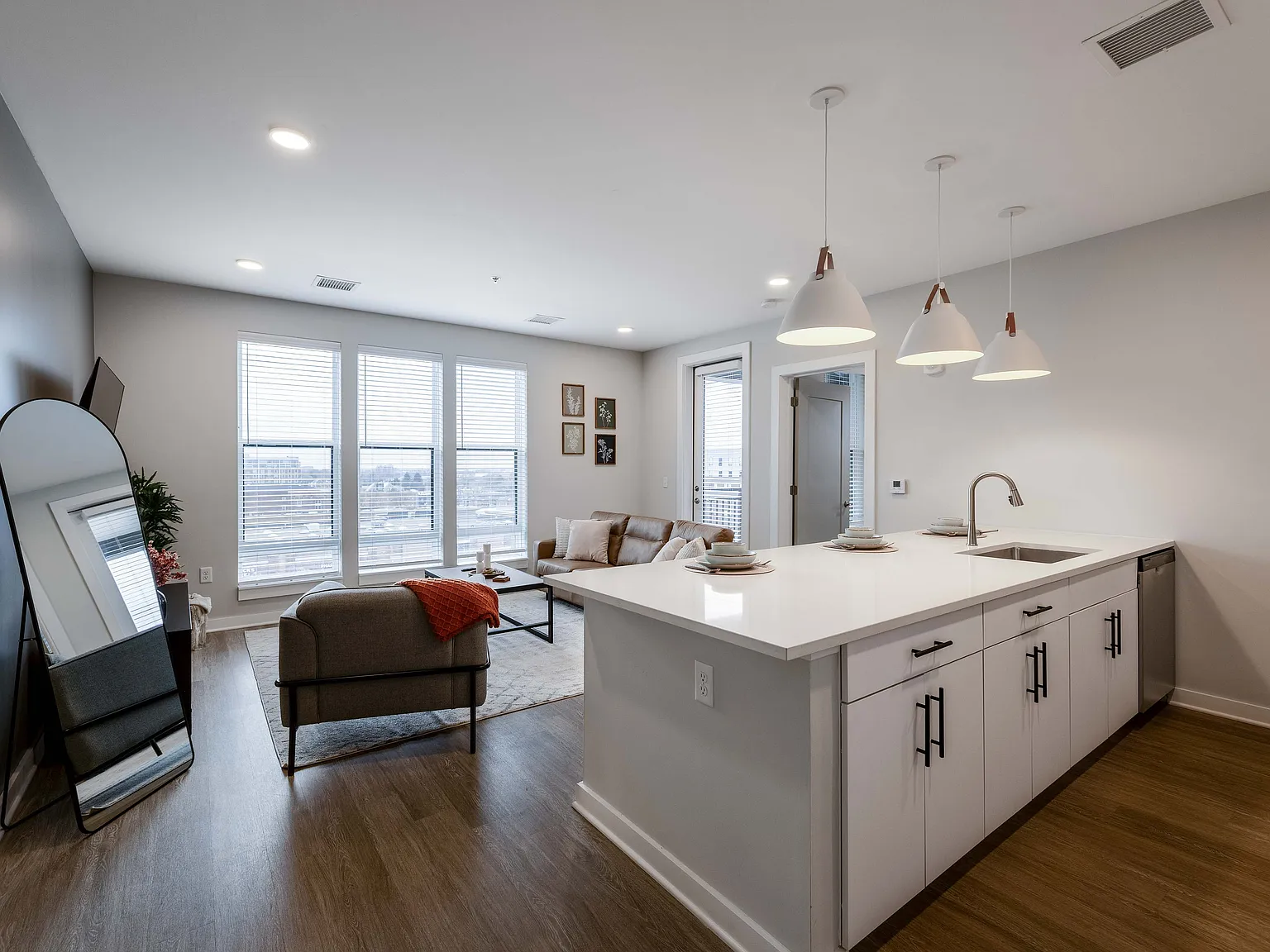 Peer on 7th Student Living — Photo 1