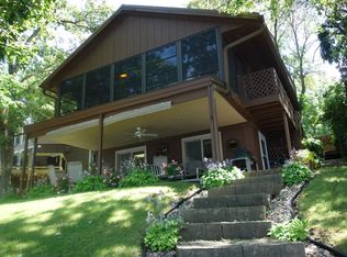1040 Lakeshore Dr, Brooklyn, IA