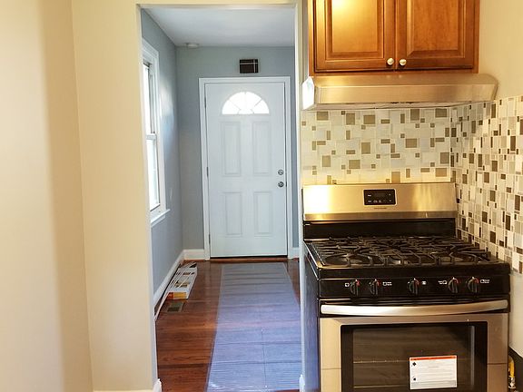 5th image of 805 N 33rd St
