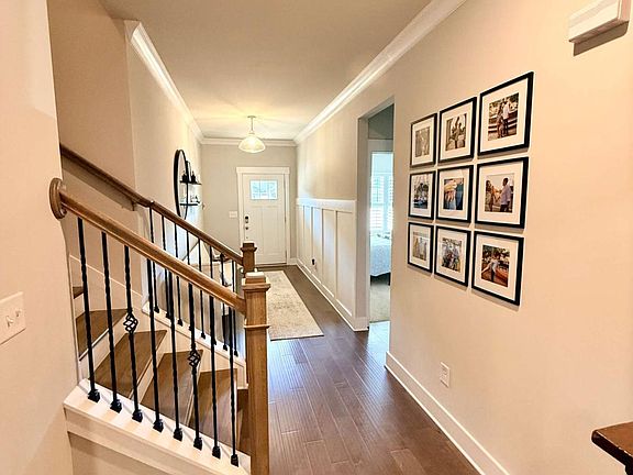 5th image of 328 Crestbrook Ln