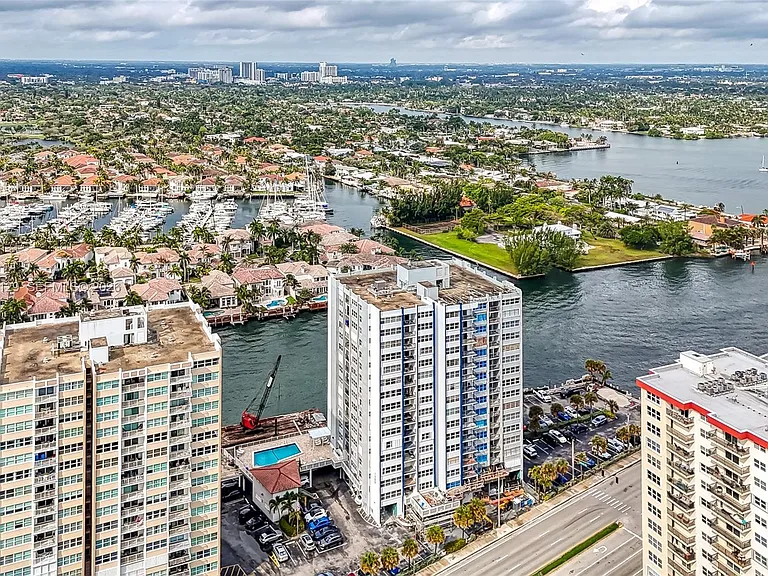 1400 S Ocean Dr #802 — Photo 45