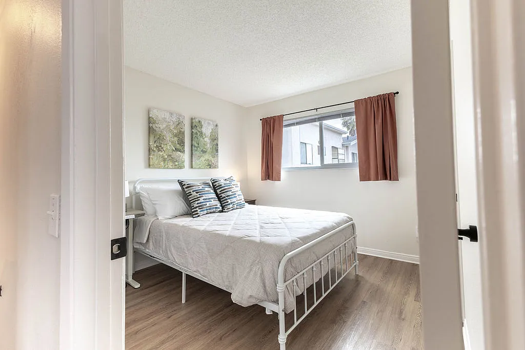 4532 Oregon St — Photo 4