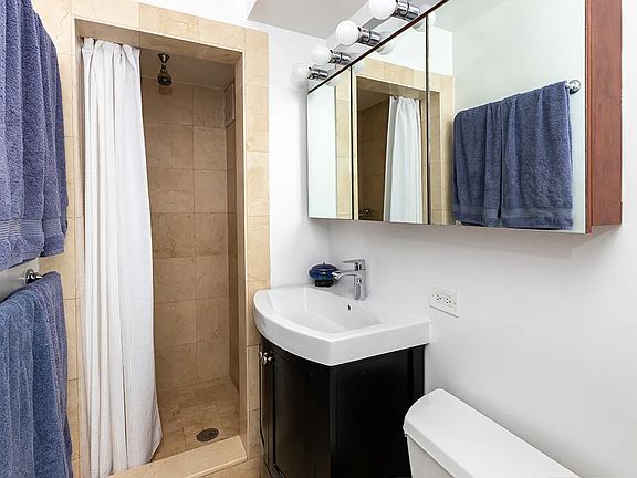 5th image of 420 E 64th St APT E8d