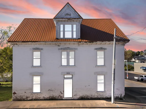 200 E Water St, Flemingsburg, KY 41041