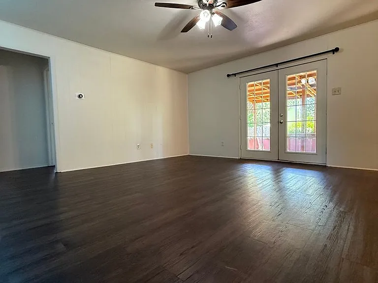 416 Pecan Dr — Photo 2