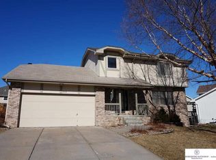 1804 Franklin Dr, Papillion, NE 68133
