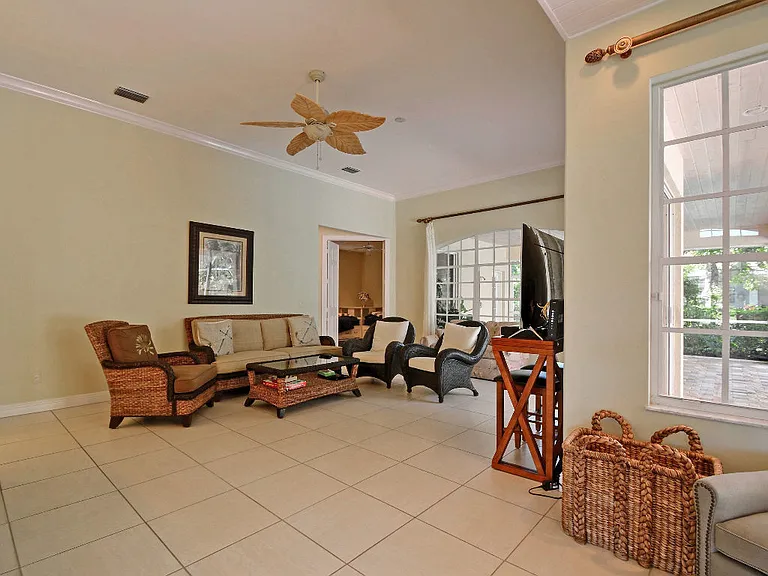 1839 E Sandpointe Ln — Photo 11