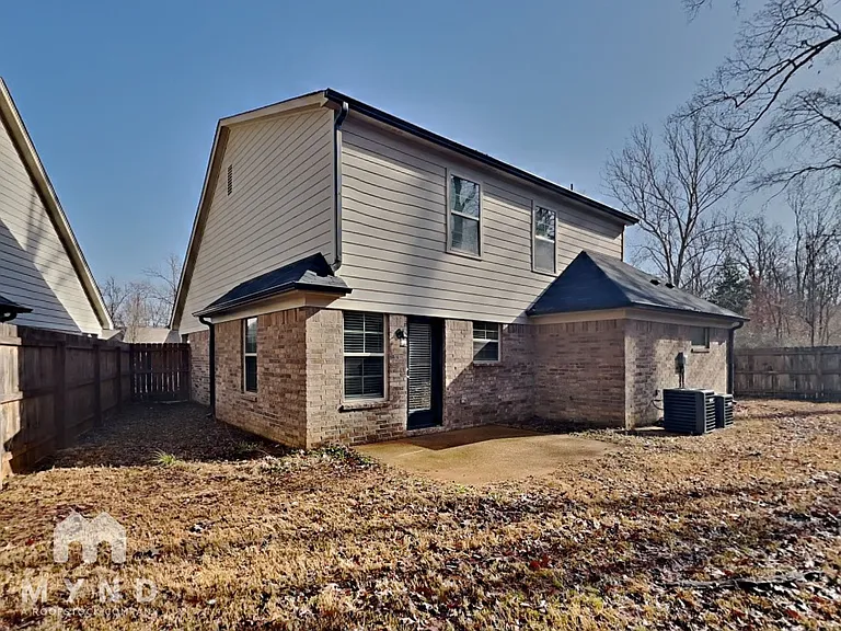 160 Nicholas Dr — Photo 22