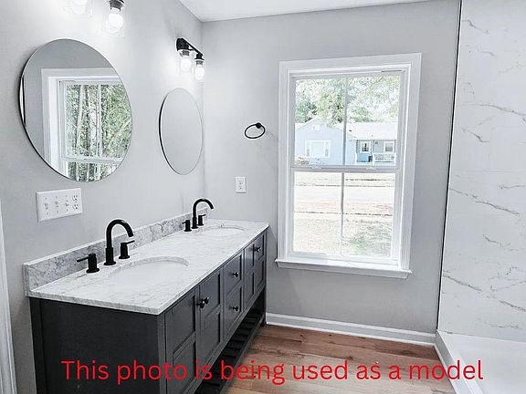 5th image of 154 Ridge St