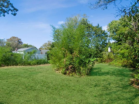 3rd image of 42 Blackpine Dr