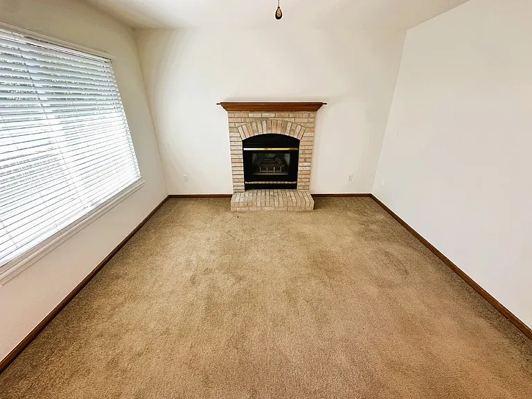 10542 Holyoke Dr — Photo 9