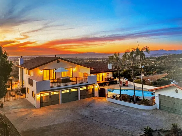 2372 Edgehill Rd, Vista, CA 92084