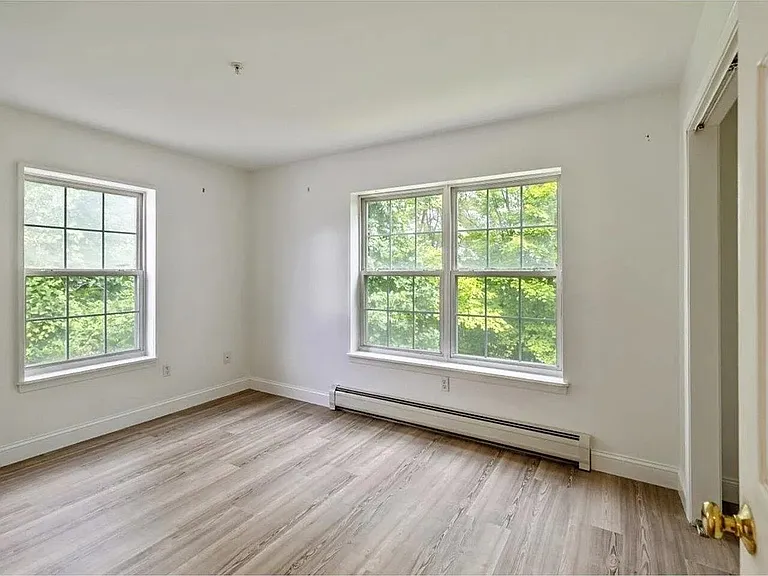 301 Hildred Dr #301 — Photo 6