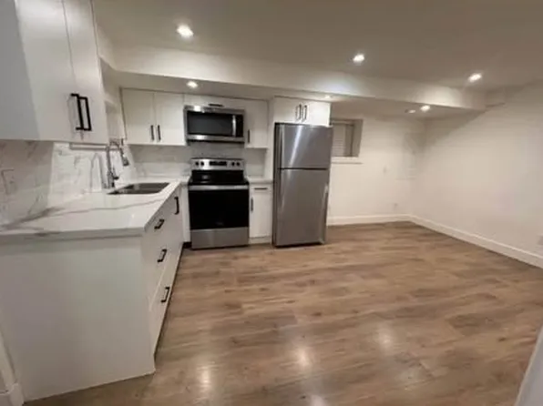 7 Howard Ave N, Burnaby, BC