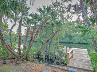 1132 S Florida Ave, Tarpon Springs, FL 34689