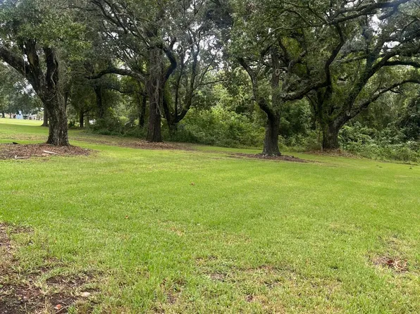 561 Trautman Ave, Long Beach, MS 39560
