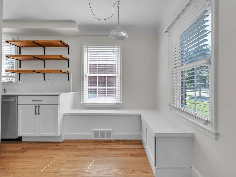 2711 Dorchester Rd — Photo 17