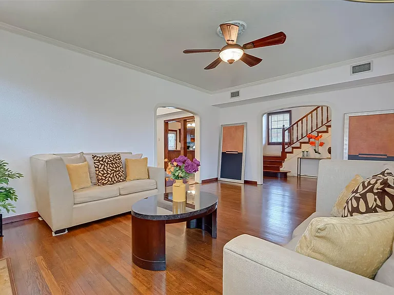 2412 Oakdale St — Photo 11