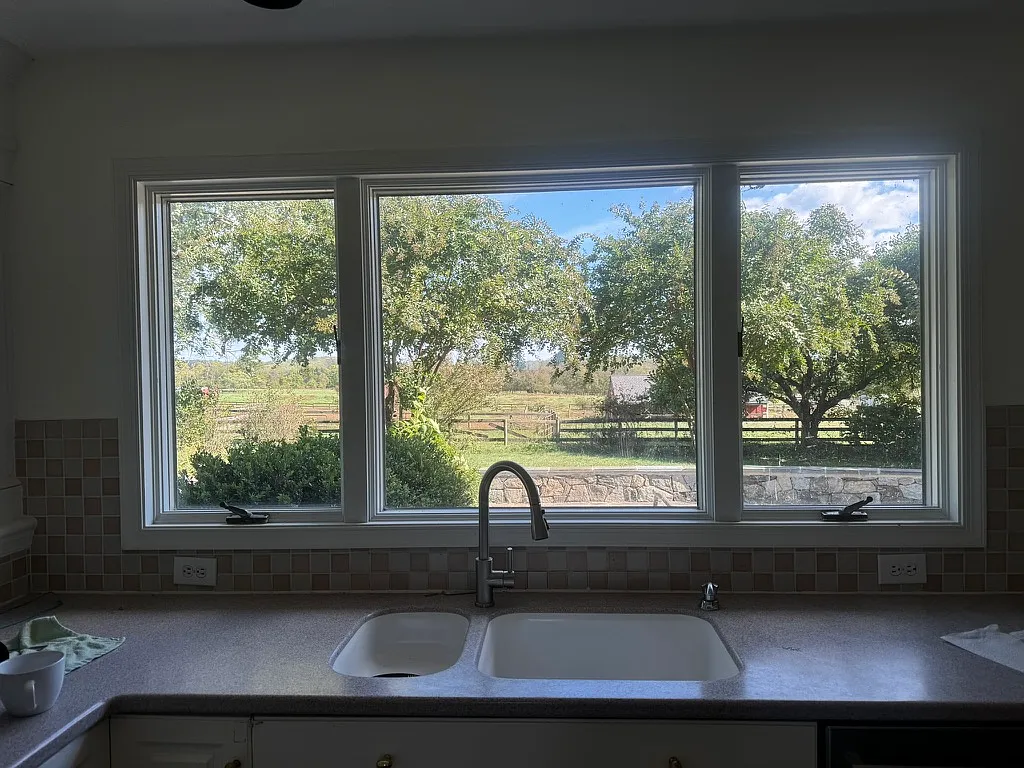 4 bed, 2.5 bath, 3108 sqft, $4,200 — Photo 4