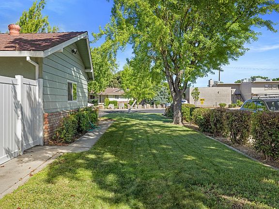 2nd image of 2701 Sheffield Ln