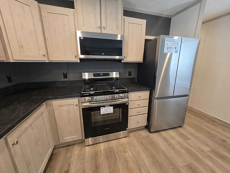 29800 Guilford Cir #282 — Photo 3