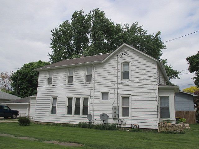 2nd image of 101 E Lee St