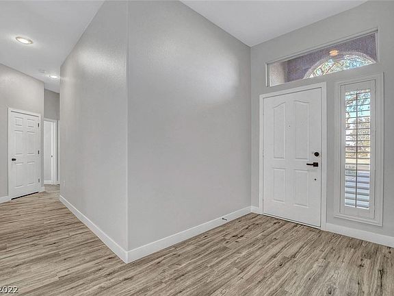 3rd image of 10613 Spring Garden Ct