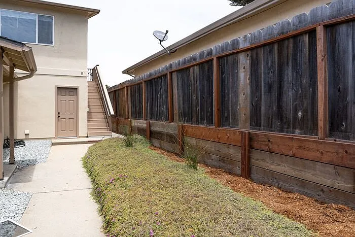 1185 Amador Ave #B — Photo 4