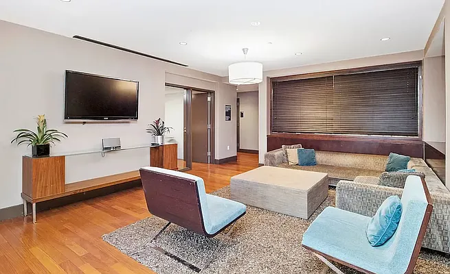 Rented by Compass | media 7