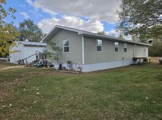 8965 Ripley Ave, Muscatine, IA 52761